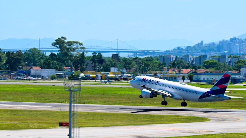 latam avião viagem porto alegre